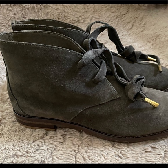 Marco Vicci Women’s 7 1/2 suede lace up booties olive  78-51224 - Picture 4 of 11